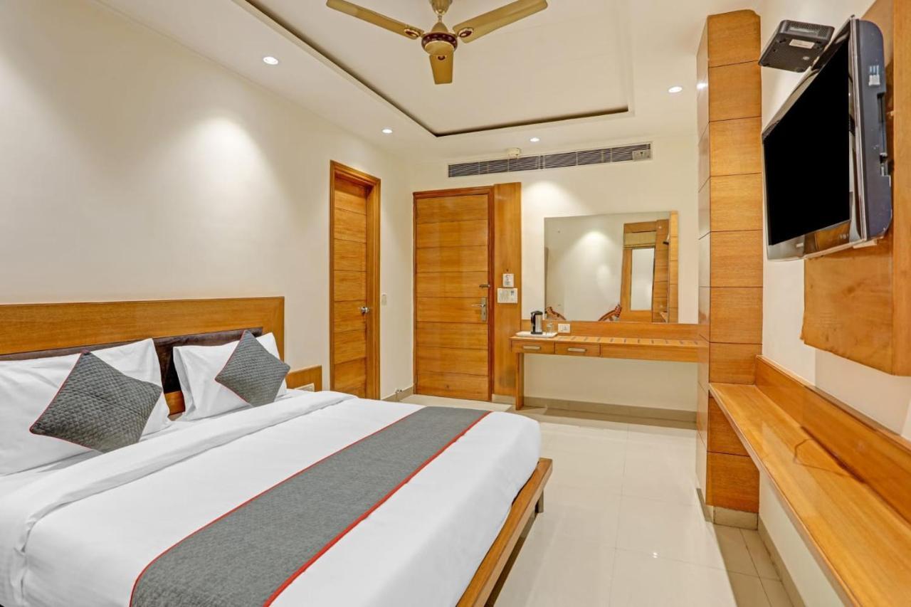 Fortuner, Karol Bagh, New Hotel Delhi (National Capital Territory of India)