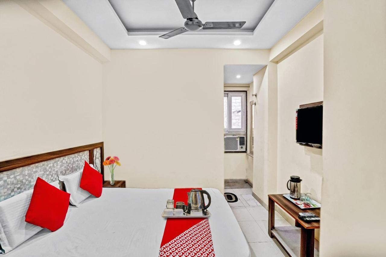 Oyo 88326 Cloud 9 New Delhi