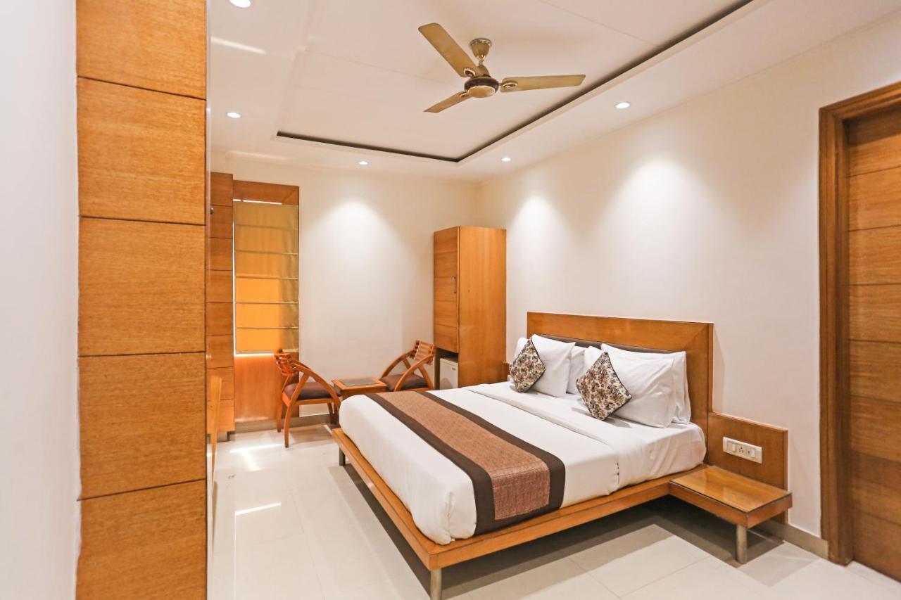 Hotel Fortuner Karol Bagh Just 1 Km From New Railway Station 4*