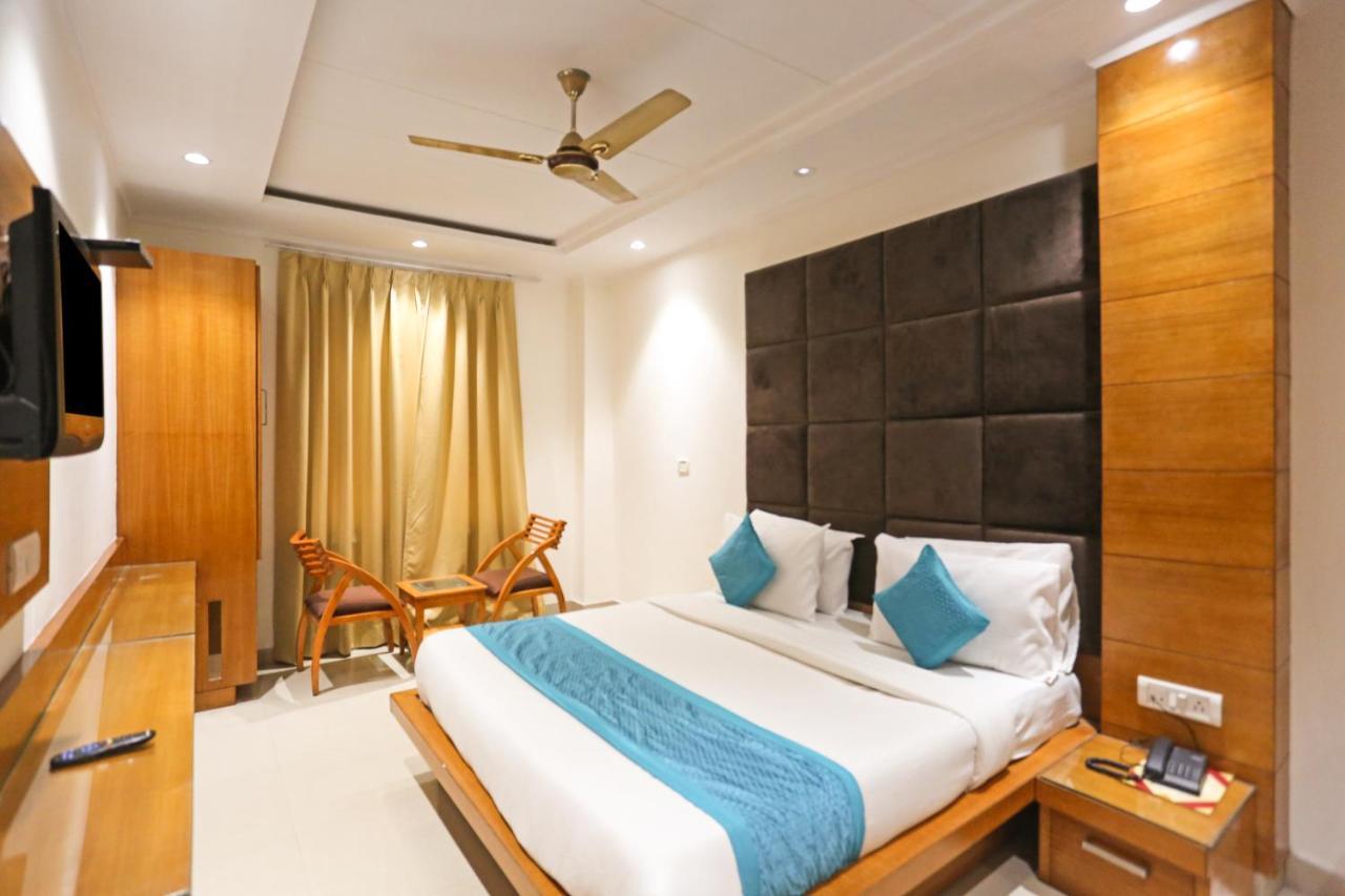 Hotel Fortuner Karol Bagh Just 1 Km From New Railway Station 4*