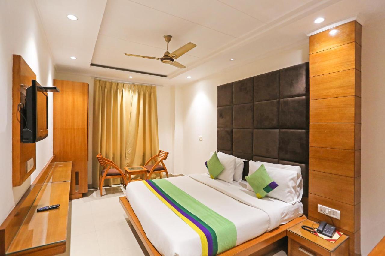 Fortuner Karol Bagh Just 1 Km From New Railway Station Hotel 4*