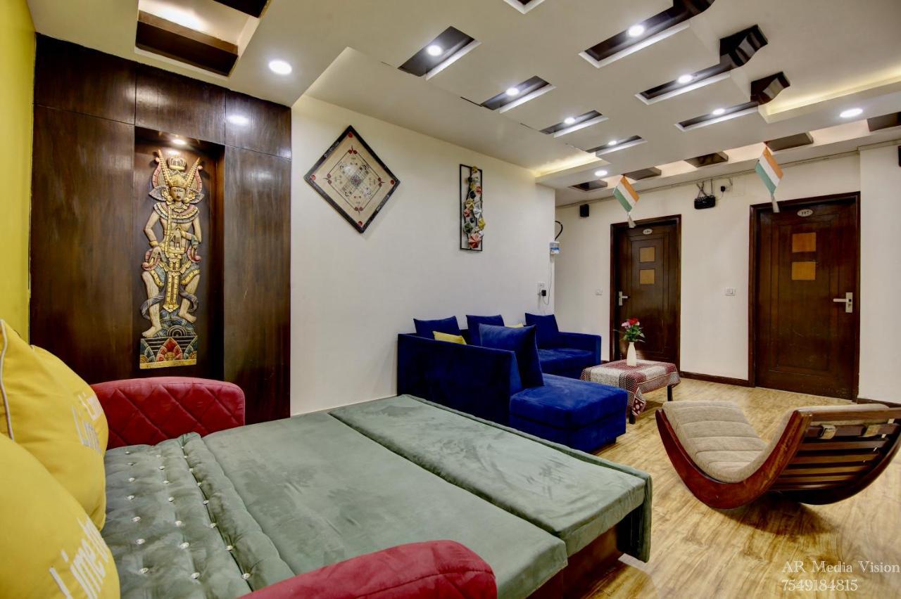 Lime Gk-2 At Greater Kailash Metro South Delhi Nearby Saket Select