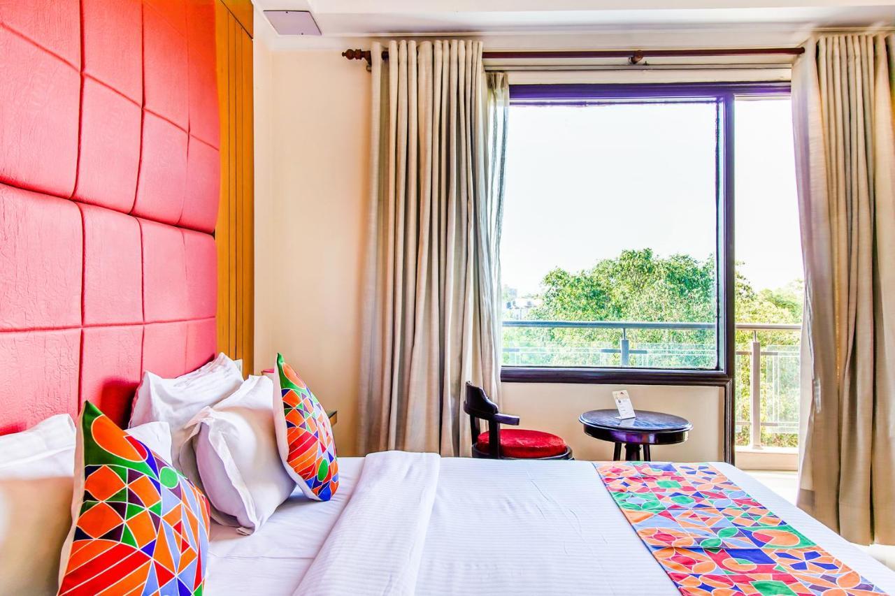 Hotel Fabhotel Signature Plaza