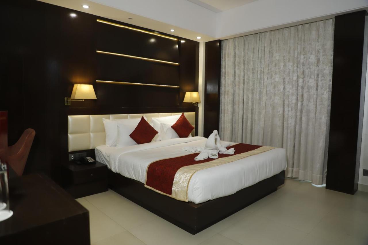 Udman Chhattarpur 4*