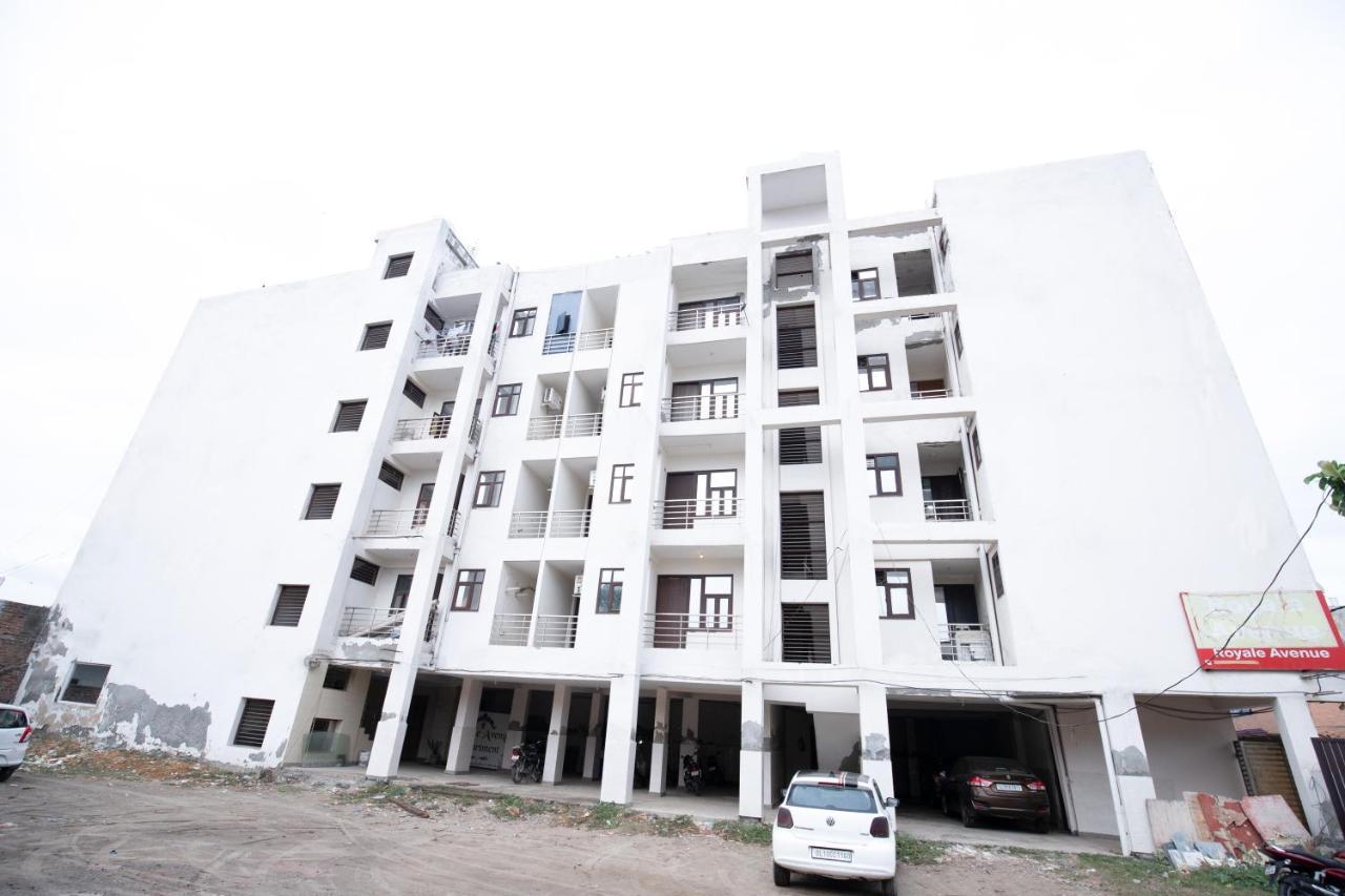 Royale Avenue Hotel 3*