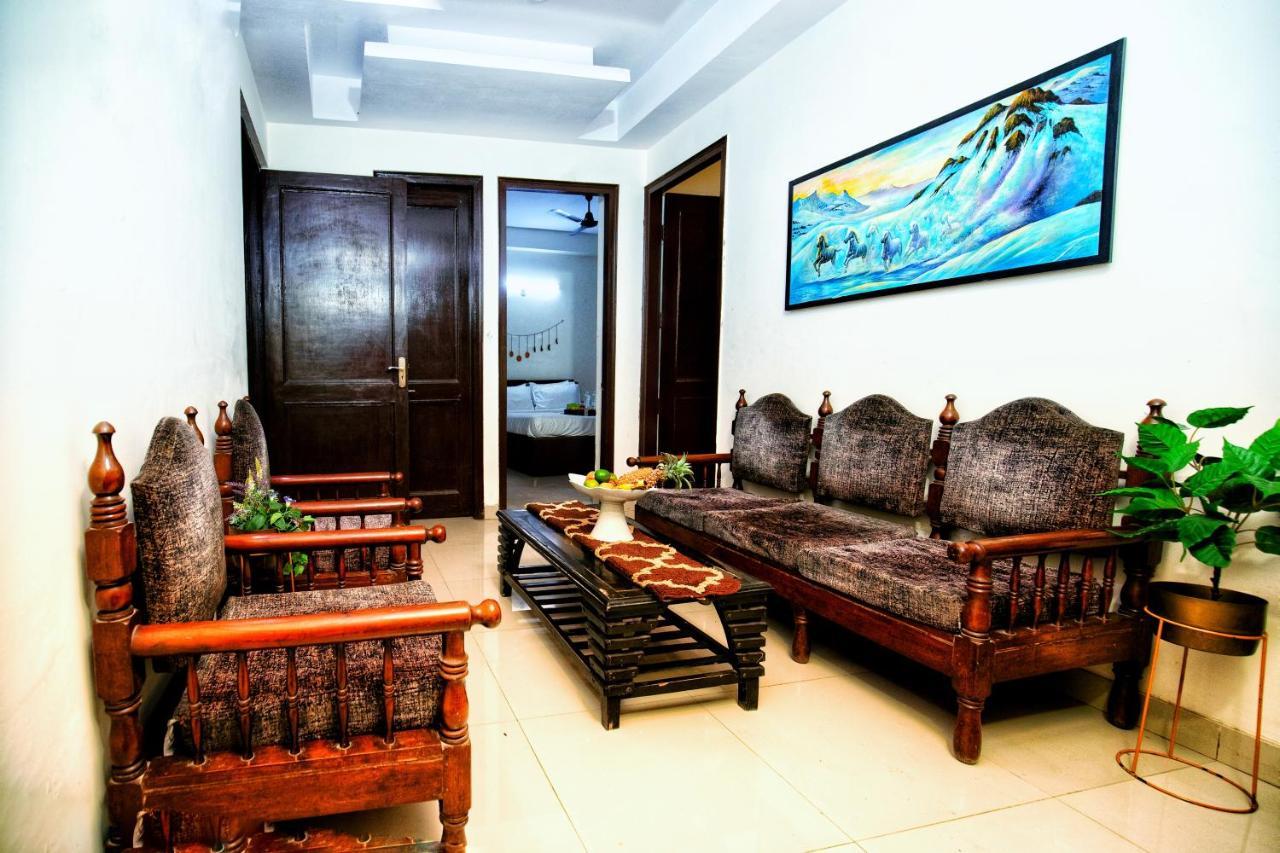 Royale Avenue 3*