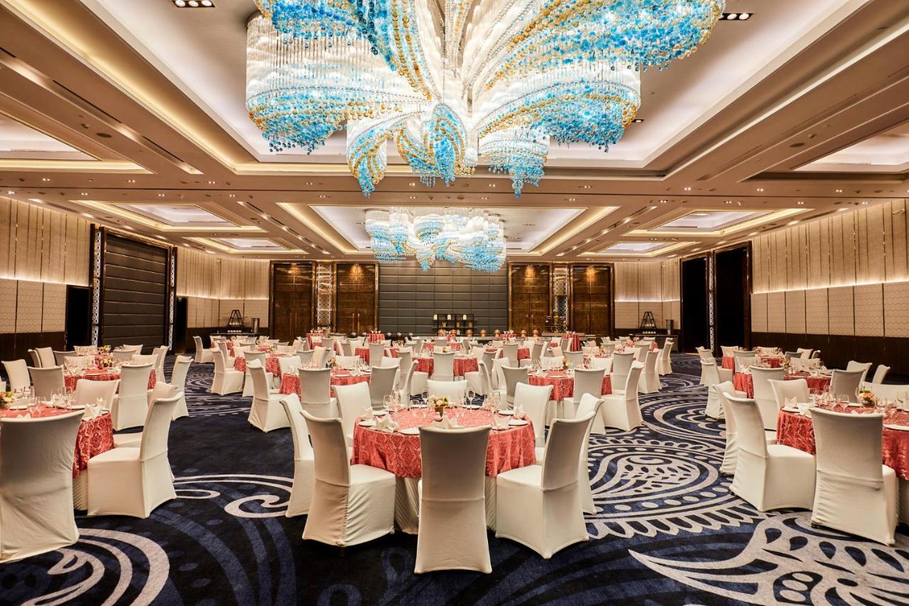 Crowne Plaza New Rohini By Ihg 5* Delhi (National Capital Territory of India)
