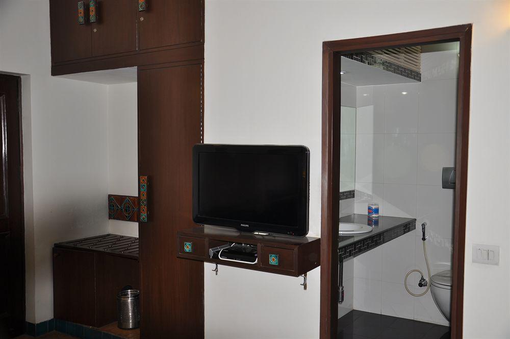 Home@f37 Kailash Colony Metro Hotel 3*