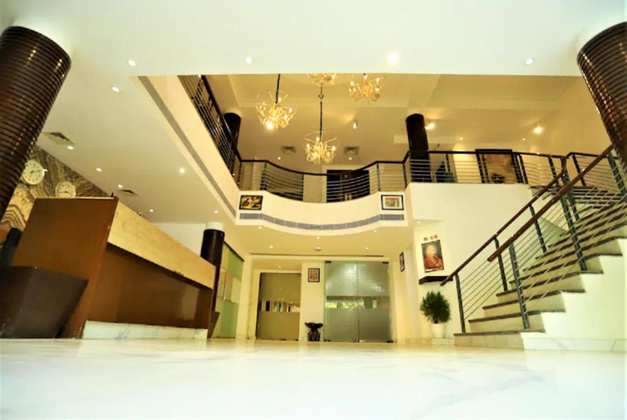 Arch International