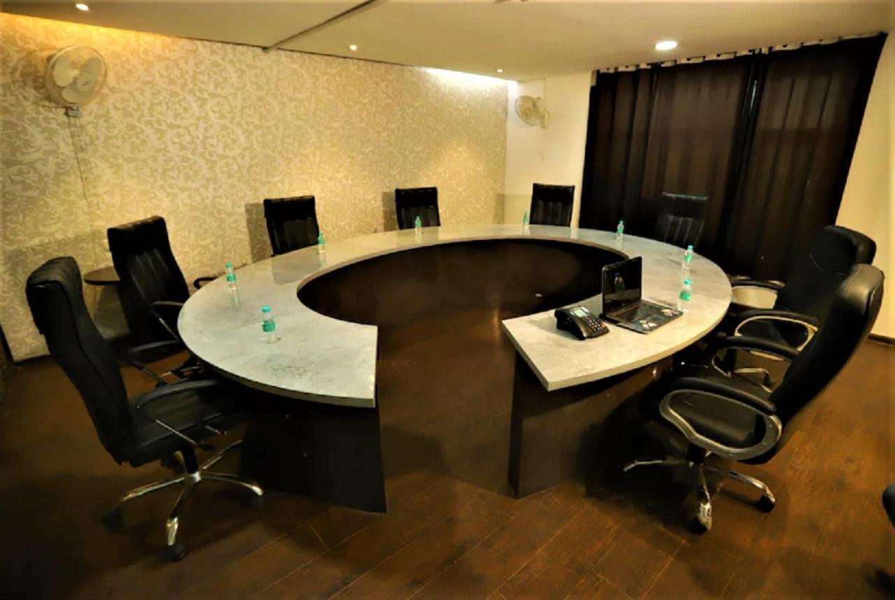 Arch International Hotel 4*