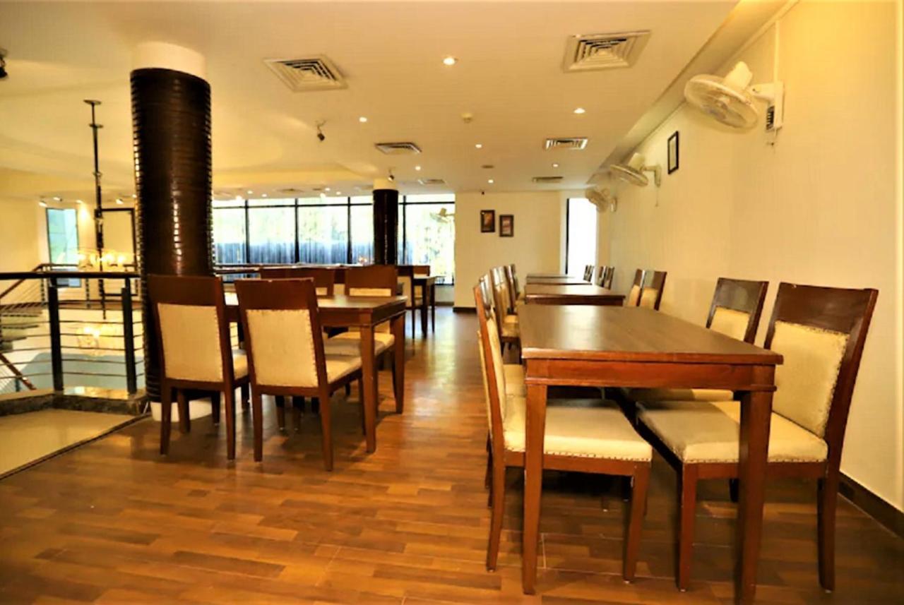 Arch International 4*