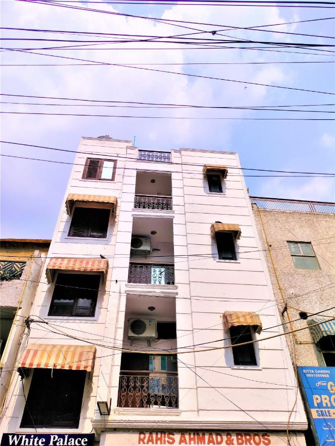 White Palace,nizamuddin Railway Station * Nova Deli