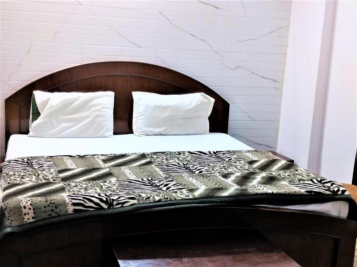 White Palace,nizamuddin Railway Station New Delhi