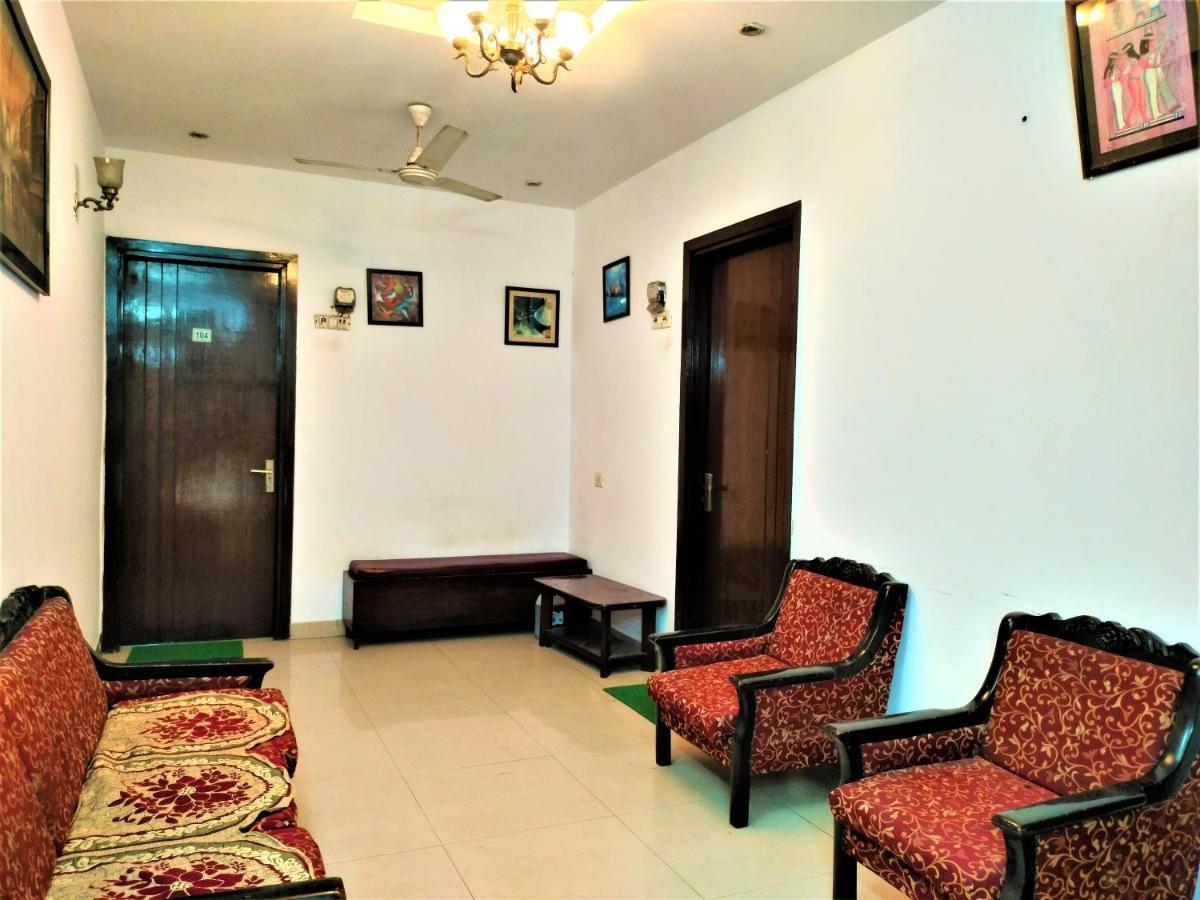 White Palace,nizamuddin Railway Station Nova Deli