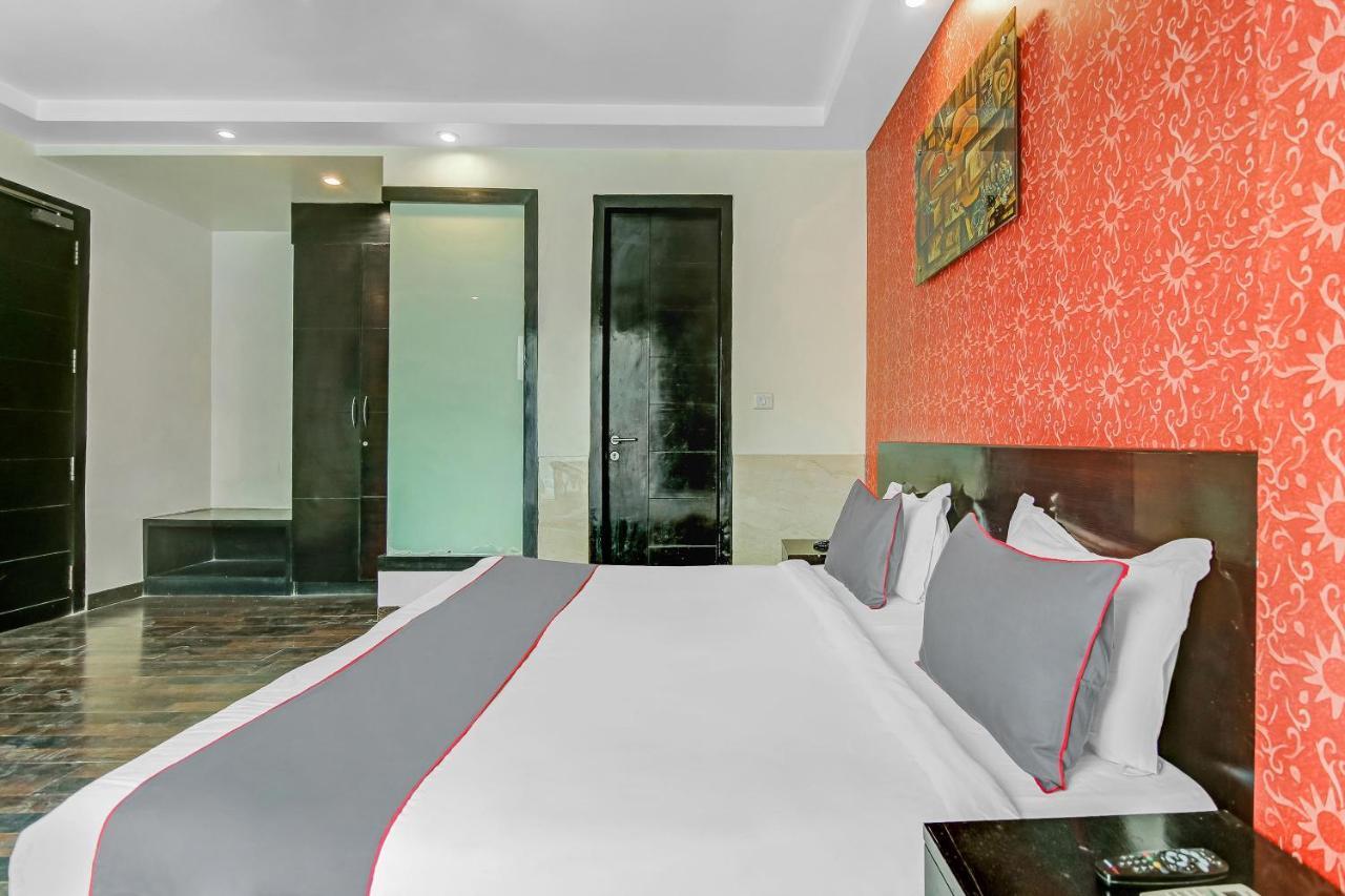 Hotel Collection O 83168 Swathi New Delhi