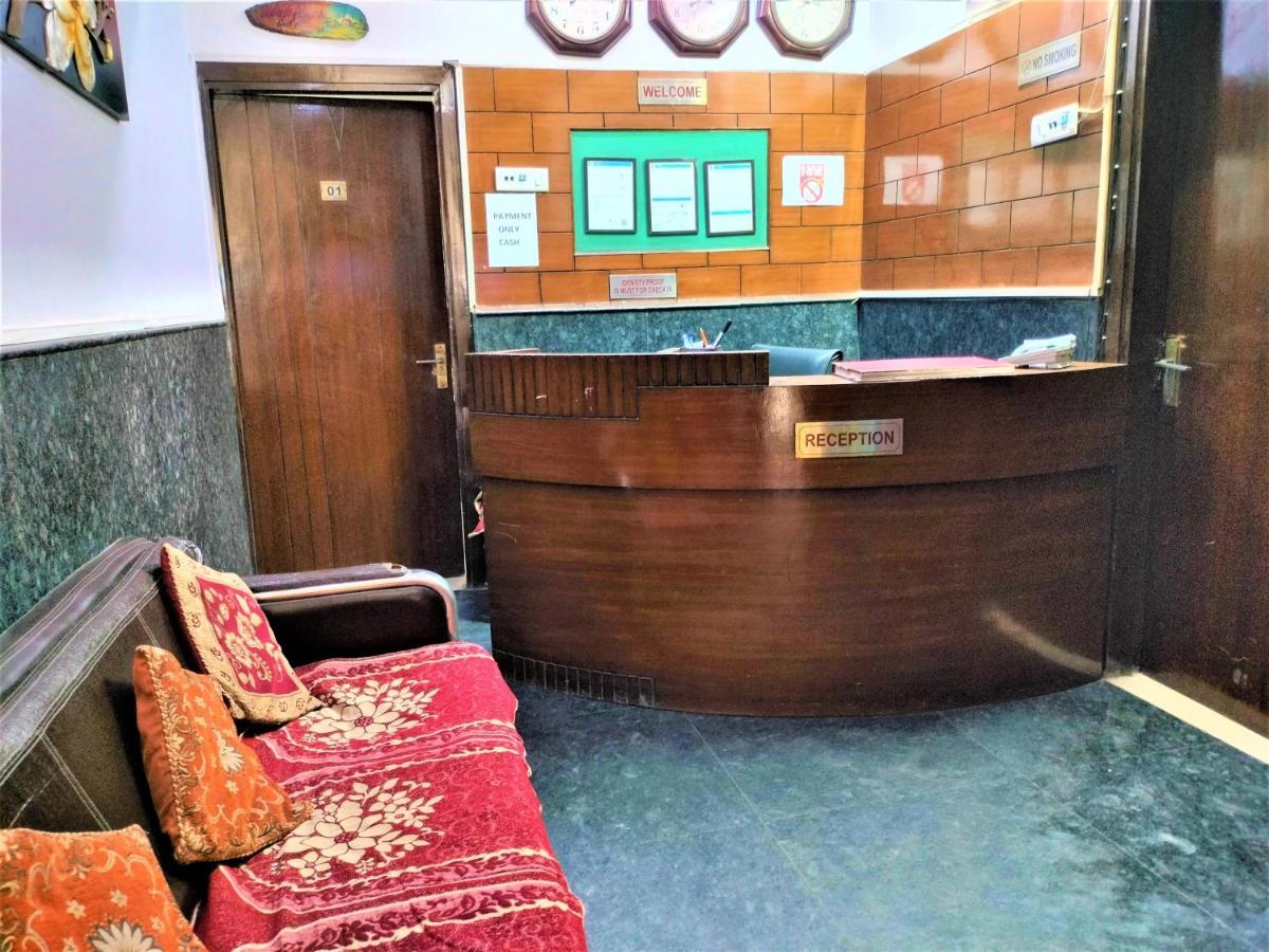 White Palace,nizamuddin Railway Station