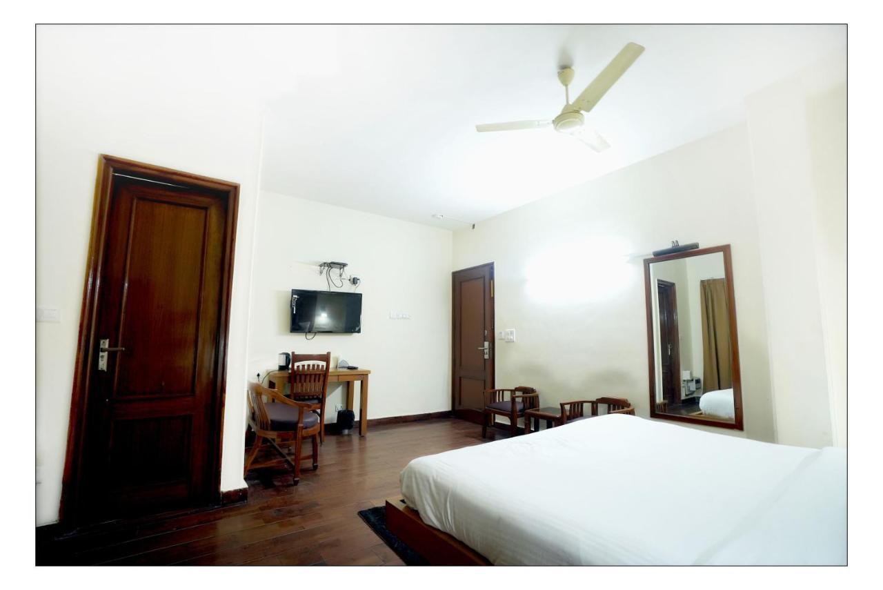 Oscar - Hauz Khas