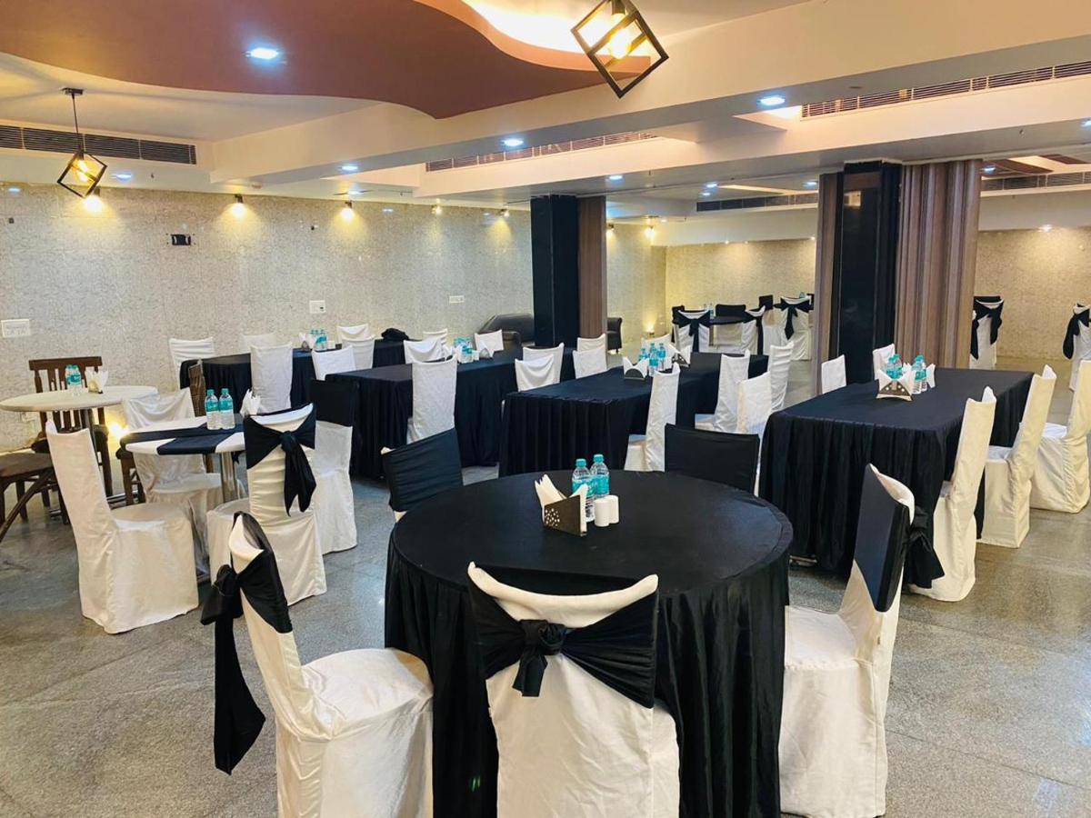 Hotel Airport Vishal Residency 3*