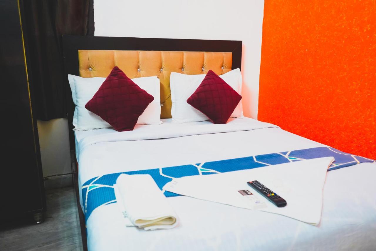 Royal Dwarka - Near Aakash Hospital