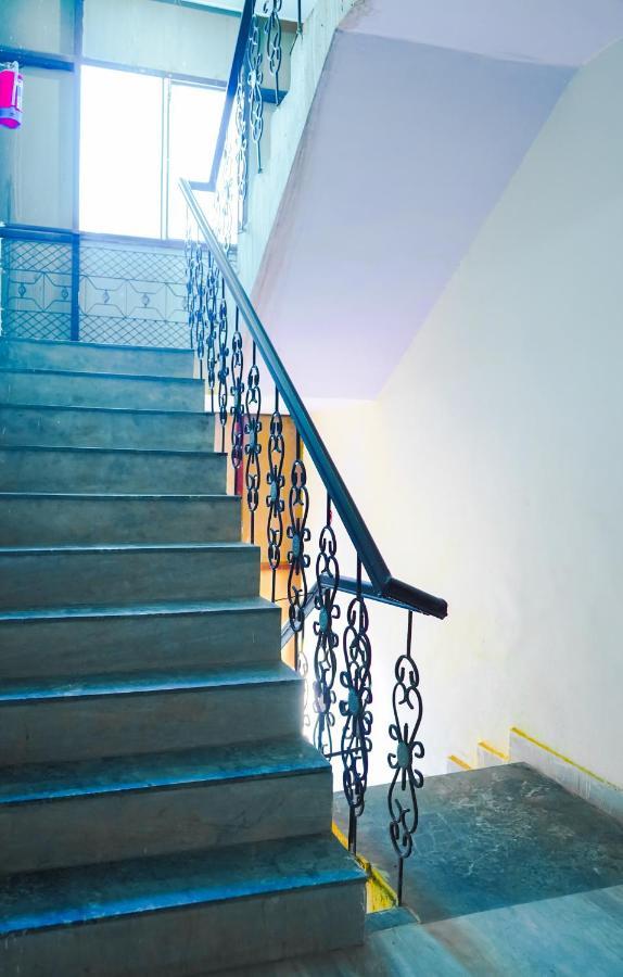 Royal Dwarka - Near Aakash Hospital Hotel New Delhi