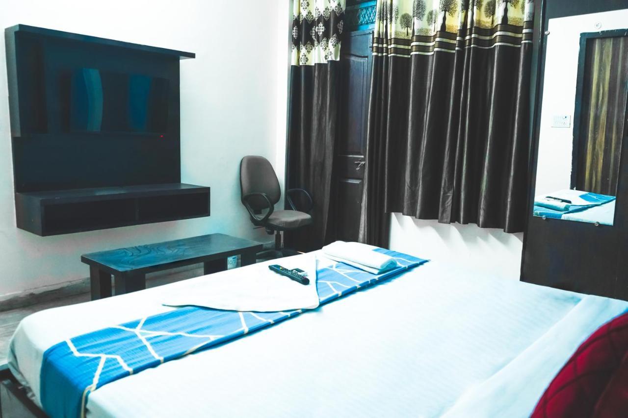 Royal Dwarka - Near Aakash Hospital 3* New Delhi
