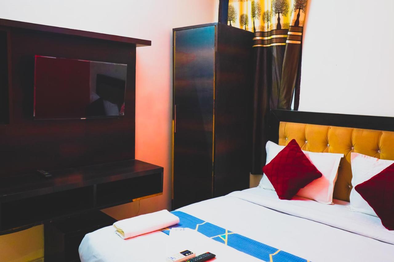 Royal Dwarka - Near Aakash Hospital New Delhi