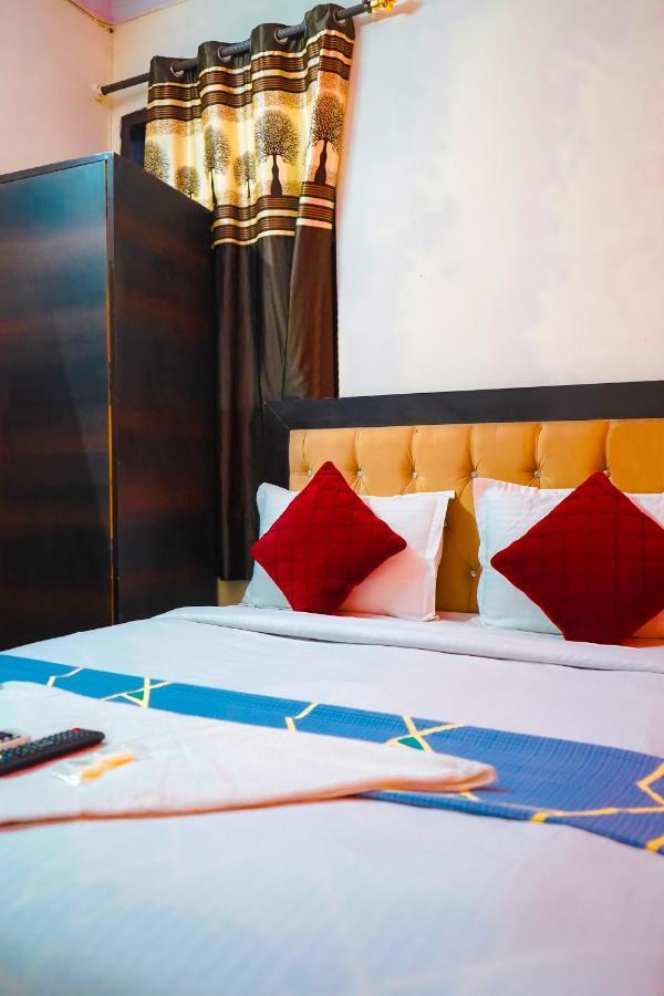 Royal Dwarka - Near Aakash Hospital 3* New Delhi
