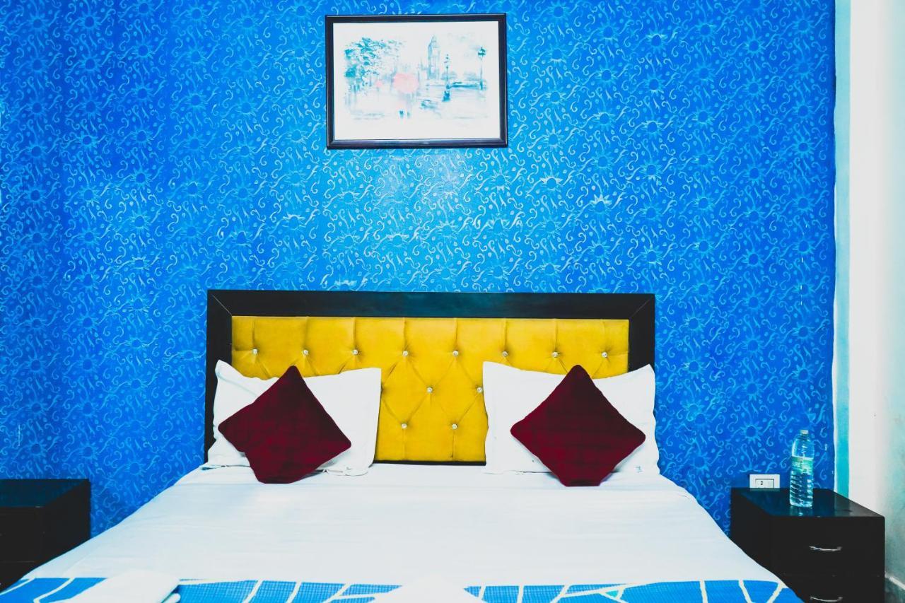 Royal Dwarka - Near Aakash Hospital 3* New Delhi