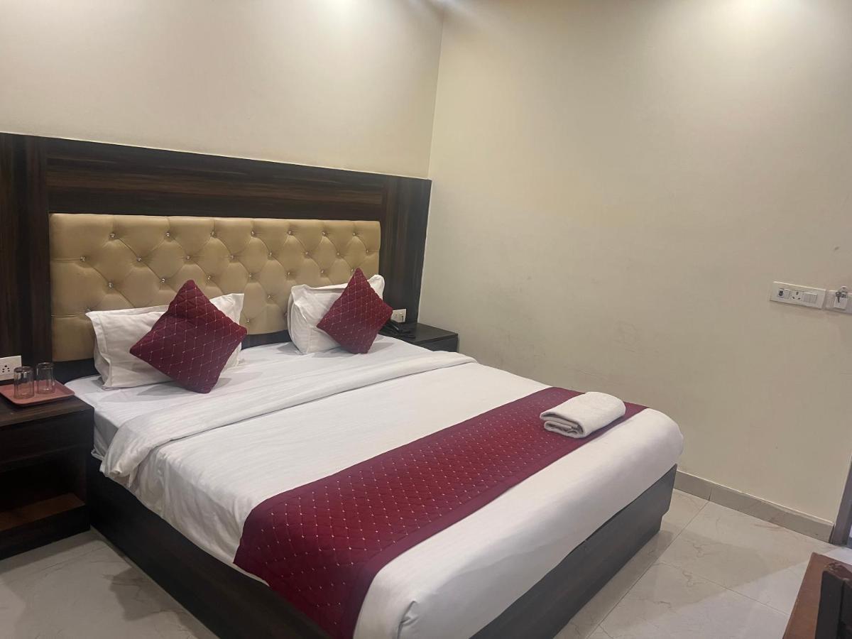 Hotel New City Lite Near Igi Airport Delhi 4*