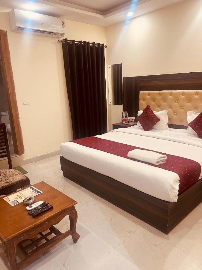 Hotel Hotel New City Lite Near Igi Airport Delhi 4*