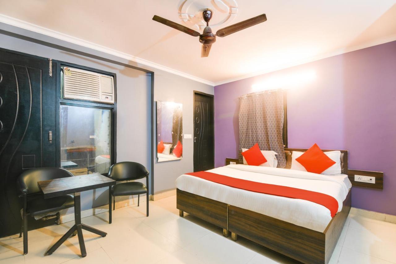 Hotel The River Front At Delhi Airport 3*