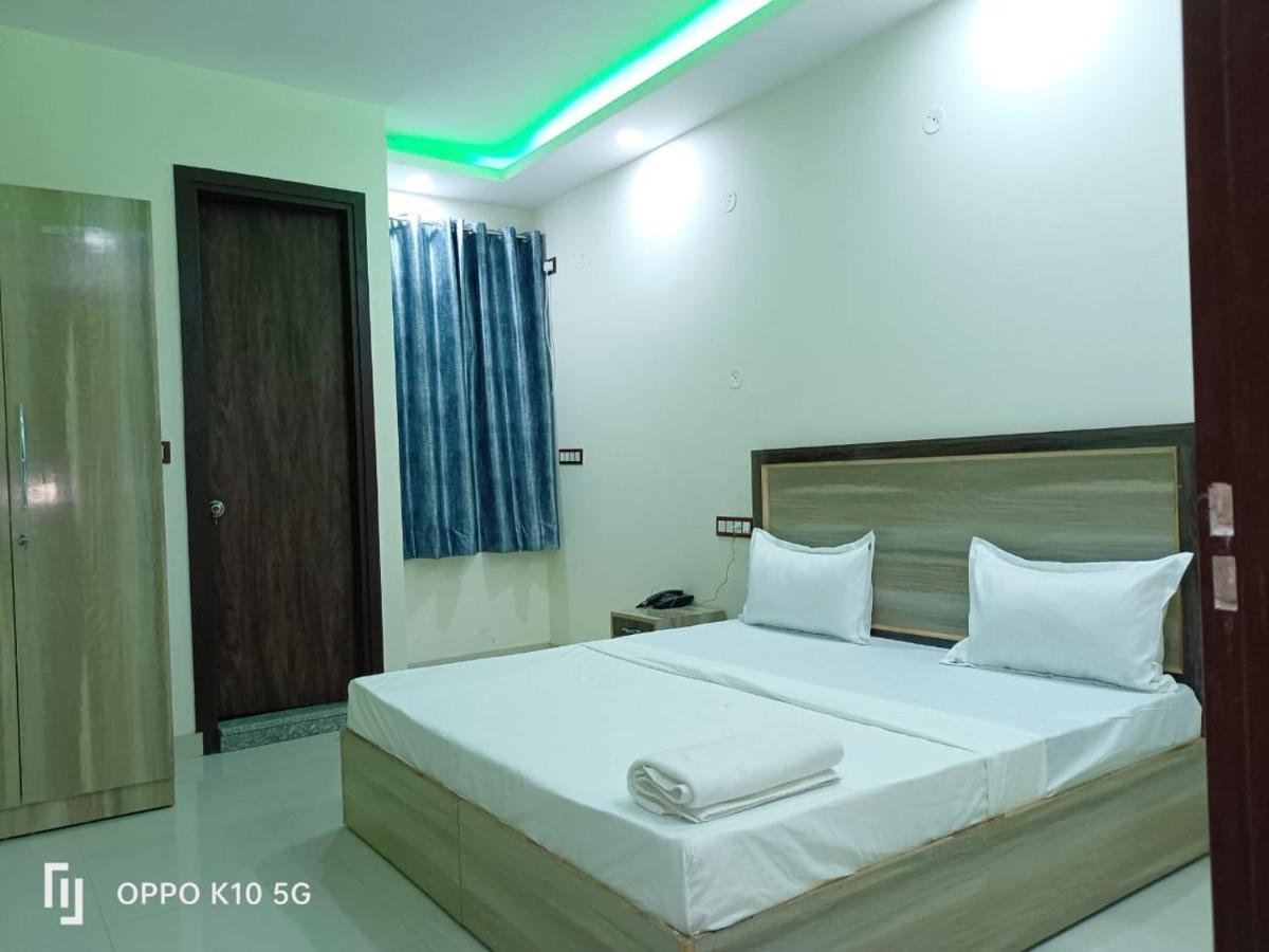 Hotel Red Velvet Suites Delhi Airport New Delhi