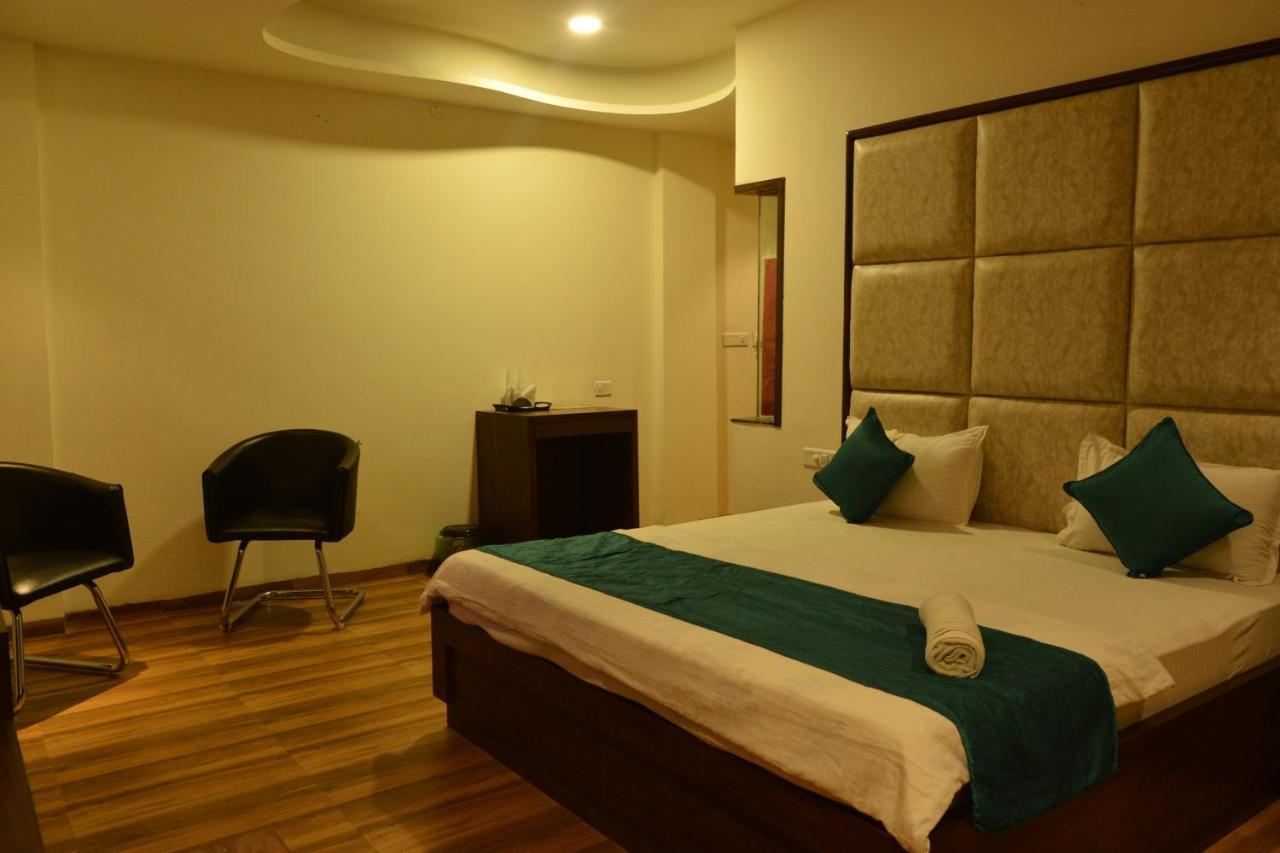 Bed & Breakfast Hotel Red Velvet Suites Delhi Airport 3*