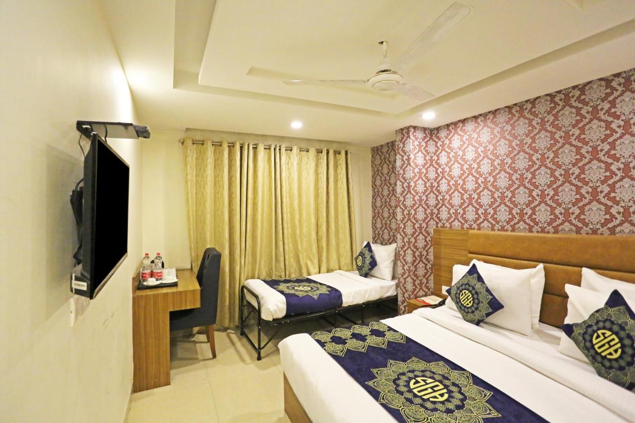 Hotel D'capitol - Delhi Airport