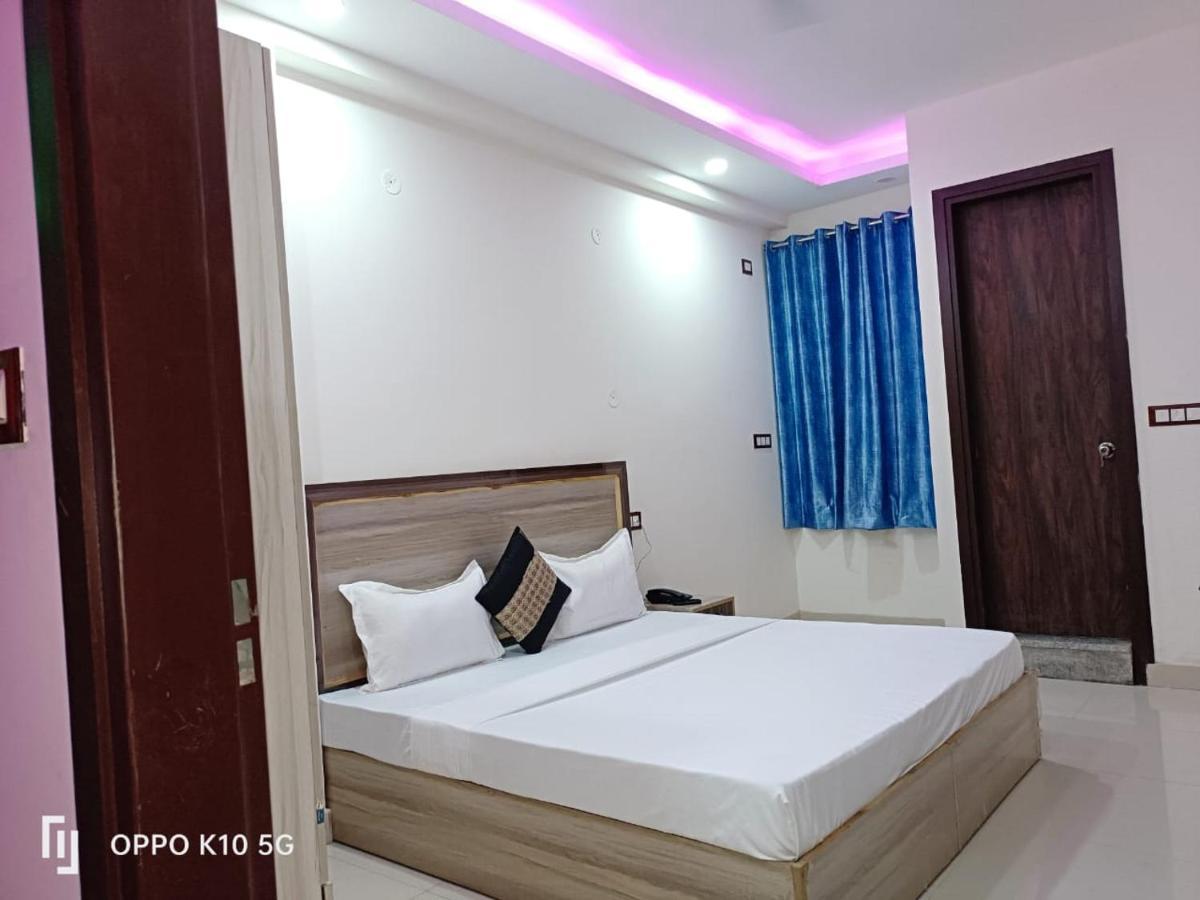 Hotel Red Velvet Suites Delhi Airport New Delhi
