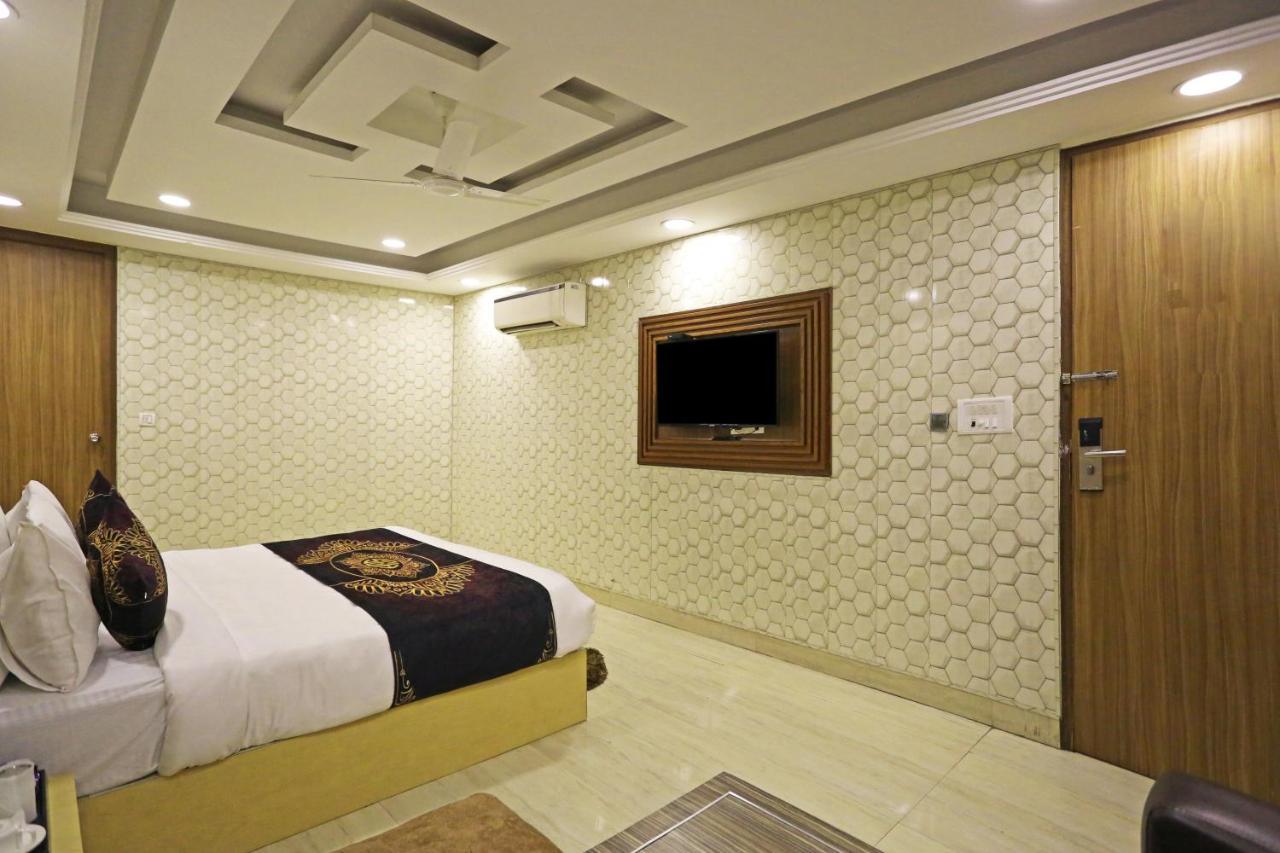 Hotel D'capitol - Delhi Airport 4*
