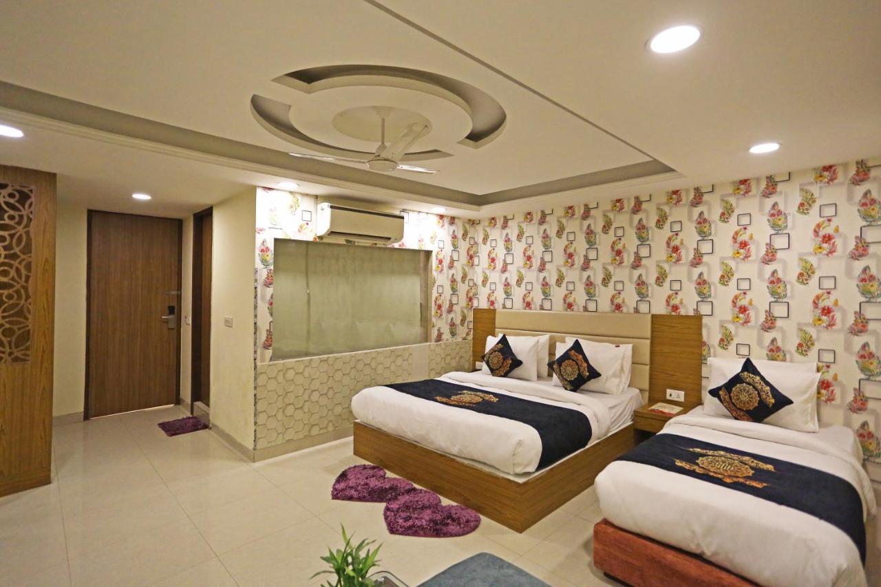 Hotel D'capitol - Delhi Airport
