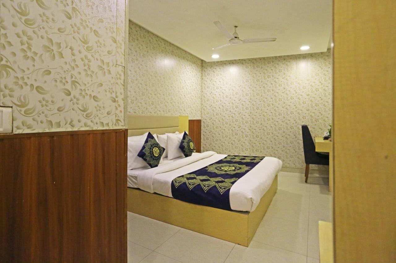 Hotel D'capitol - Delhi Airport 4*