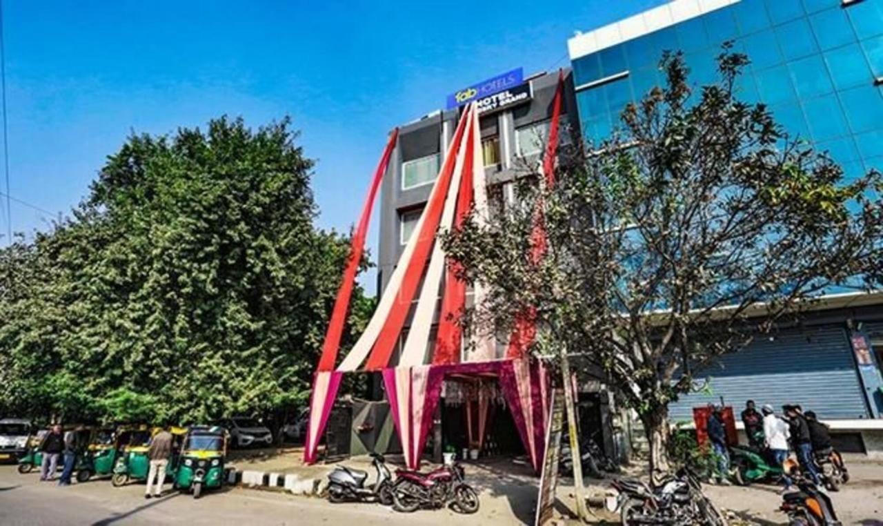 Hotel Fabhotel Aerosky Grand