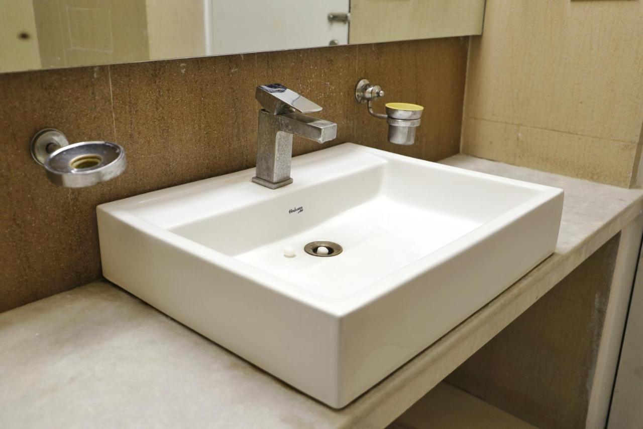 Hotel Sweet Home Lodge - 2 Min From New Delhi Railway Station