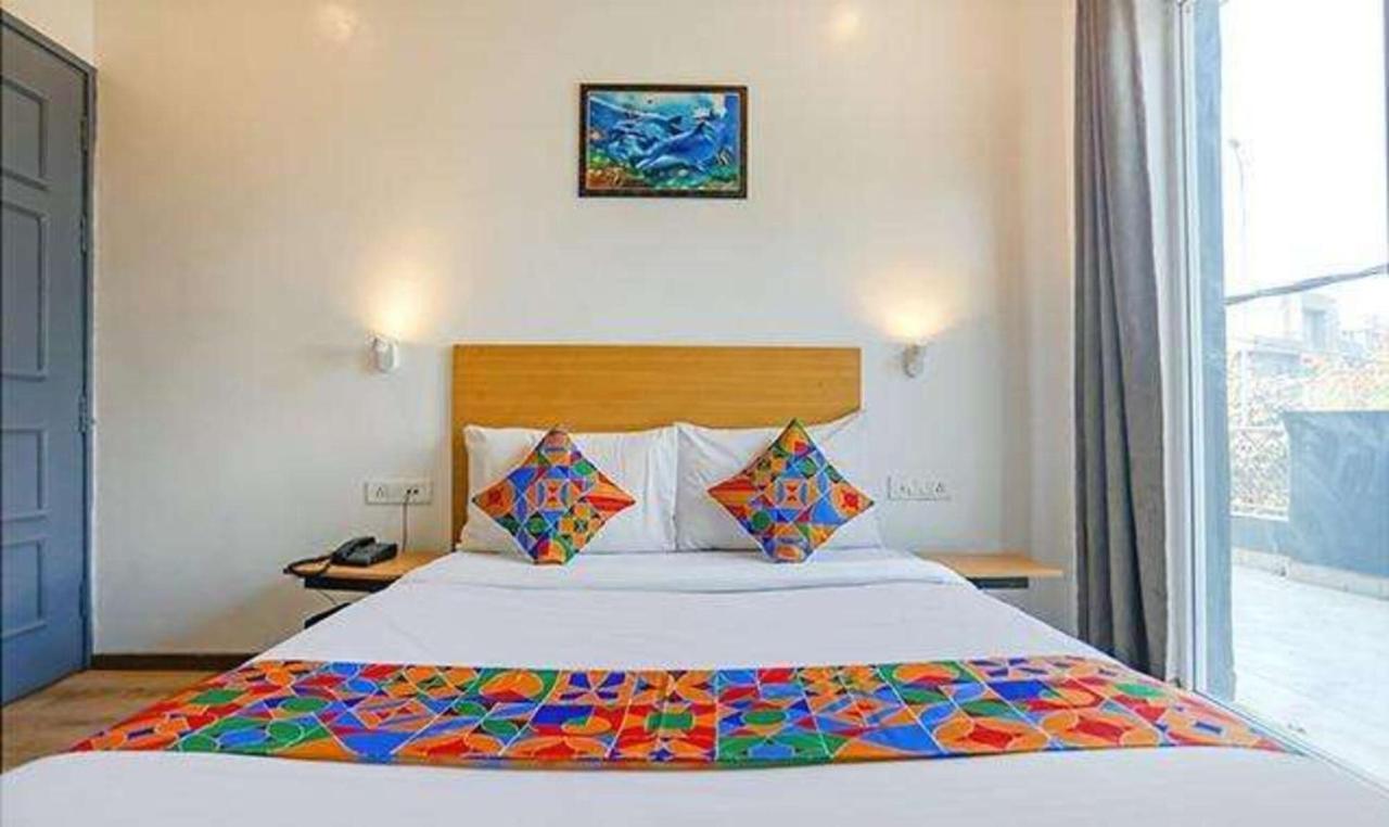 Hotel Yellow Chilli Britannia Chowk 4*