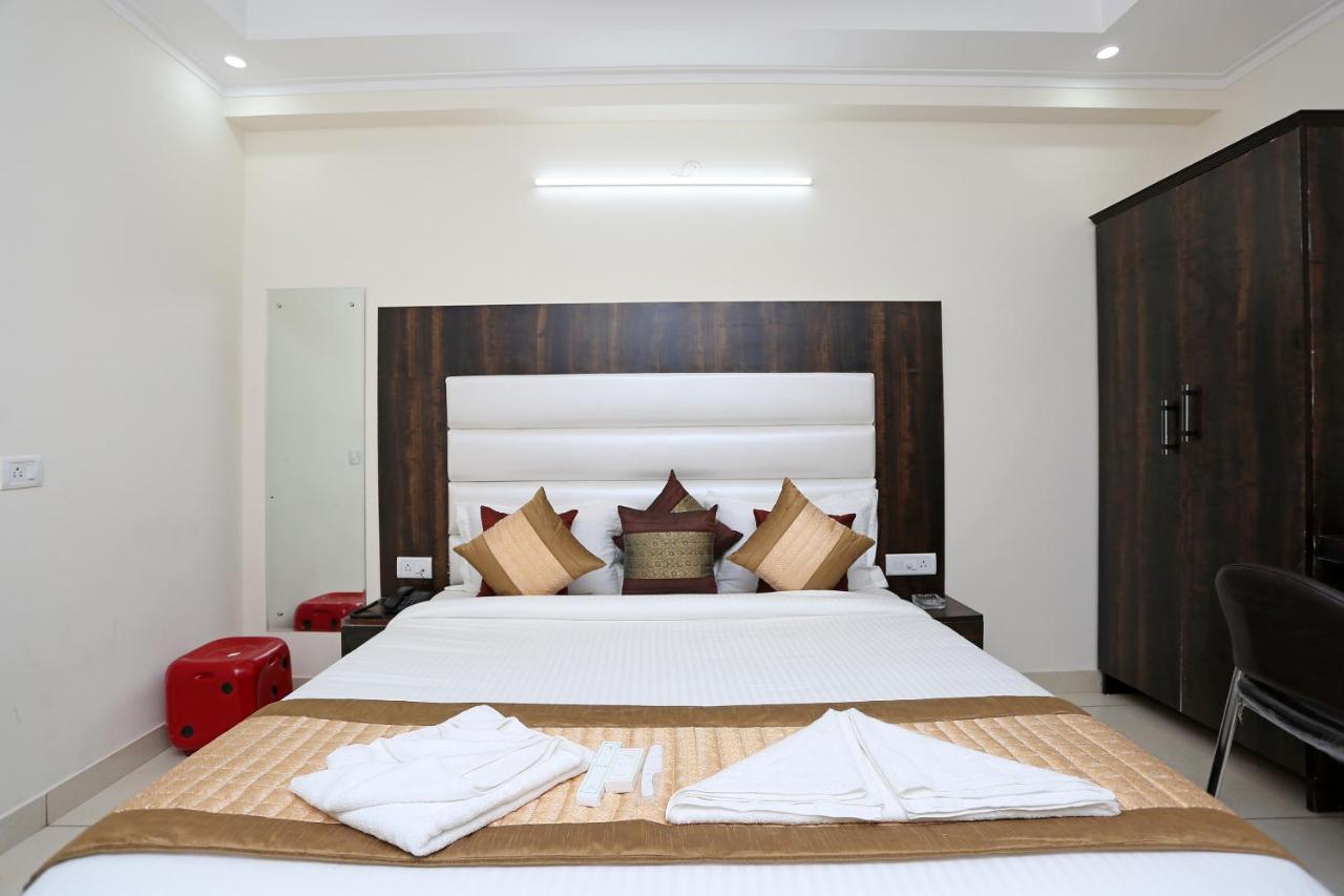 Hotel Prithvi Palace Near Delhi International Airport