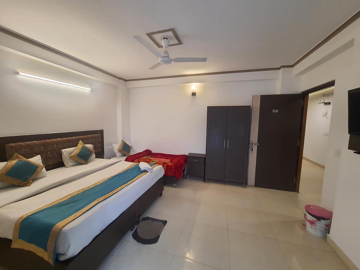 The River Front At Delhi Airport Hotel 3*