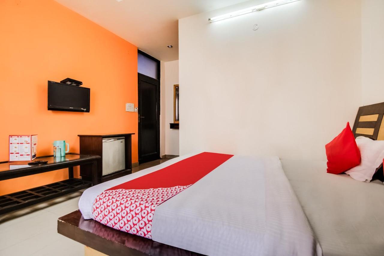 Flagship Vandana Hotel