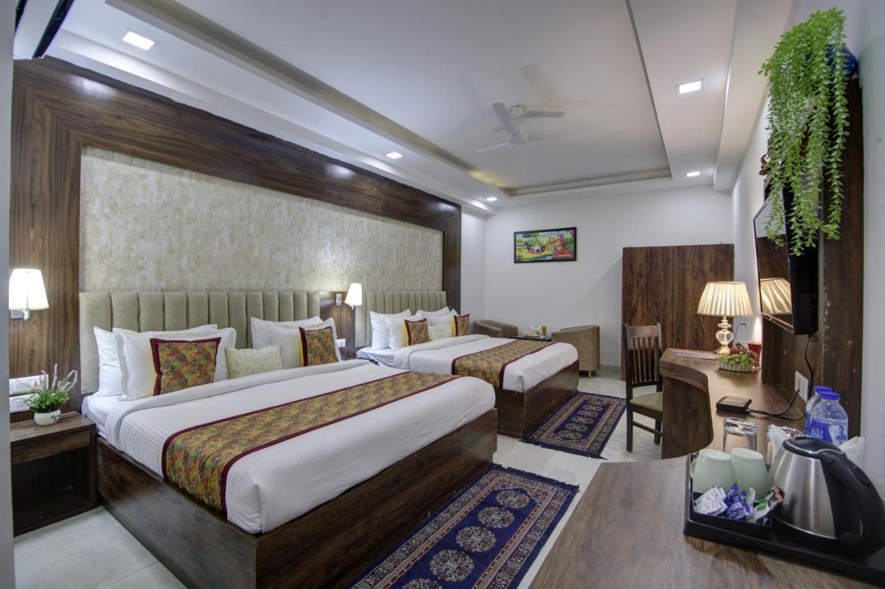 Hotel Park Tree Near Delhi Airport 4*