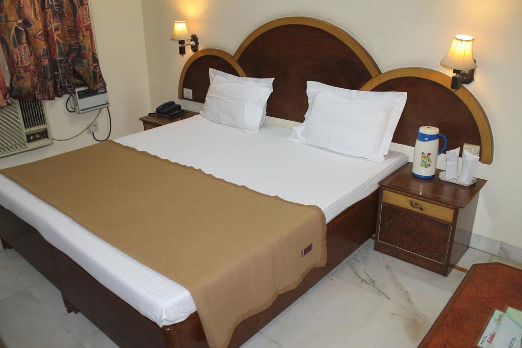 Atithi Palace Hotel 3*