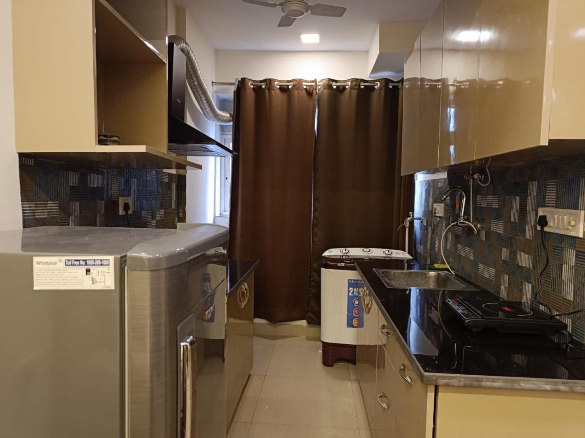 Moti Nagar, Dlf Capital Greens