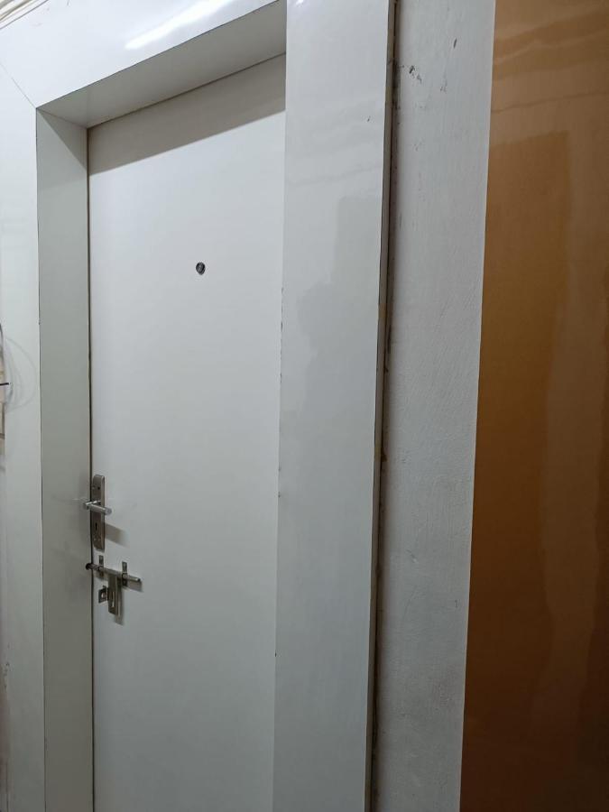 Homestay Moti Nagar, Dlf Capital Greens New Delhi