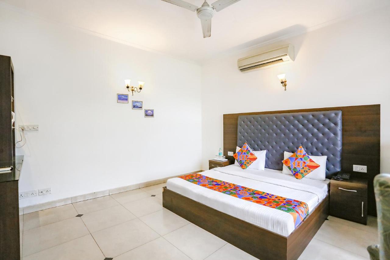 Fabexpress Lloyd House Hotel