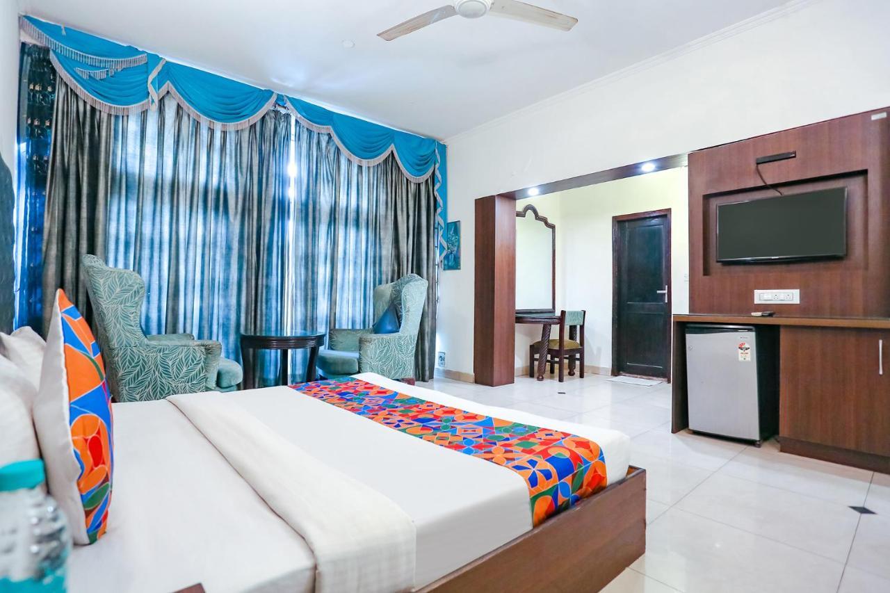 Fabexpress Lloyd House Hotel 3*